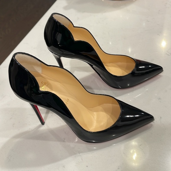 Beautiful hot chick 100 Christian Loubotin pumps - Picture 2 of 8